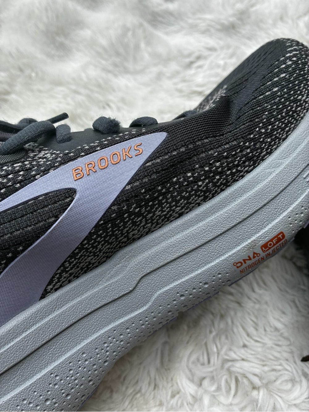 Brooks Women's Ghost Max 2 Running Sneakers - Picture 8 of 9
